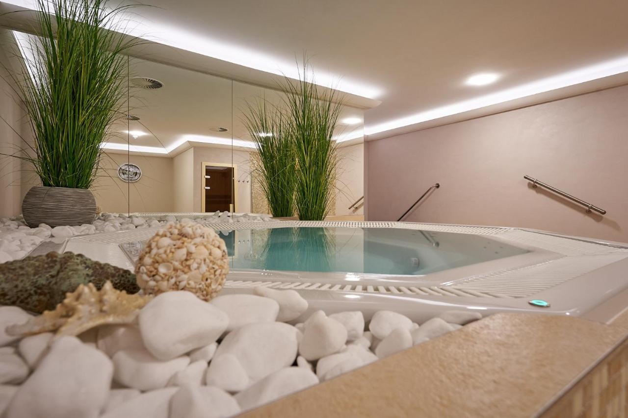 Wellness Hotel Queens Mariánské Lázně Exterior foto